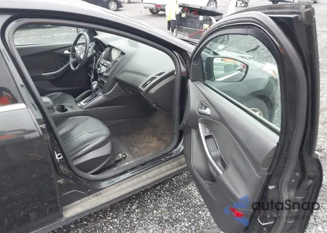 2014 Ford Focus Titanium из США, поврежденный, VIN 1FADP3J27EL226630